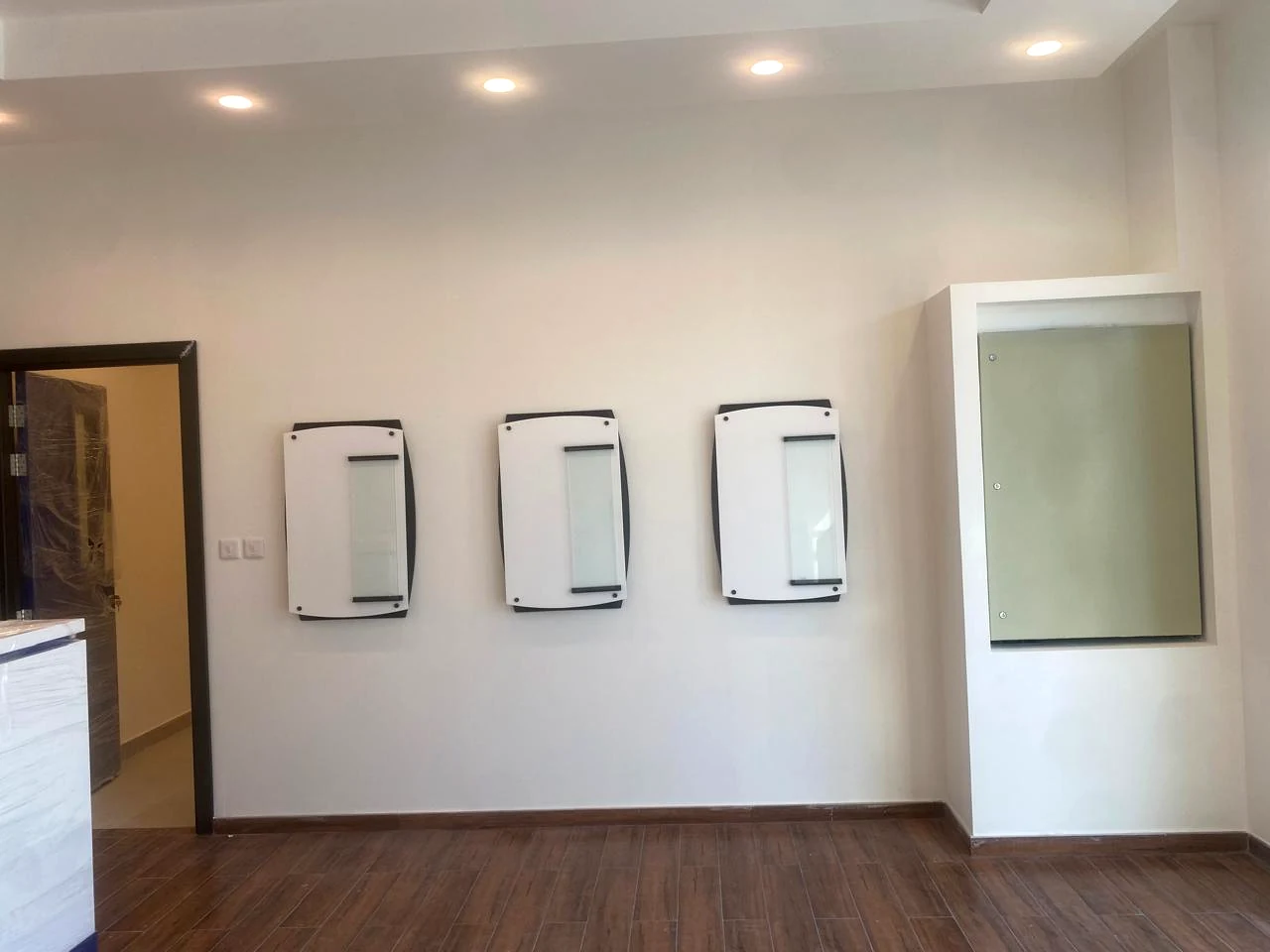 Interior Wall & Display Finish